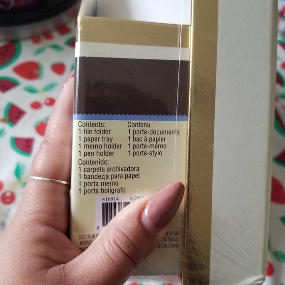 Desk accessories - Picture 3 of 4